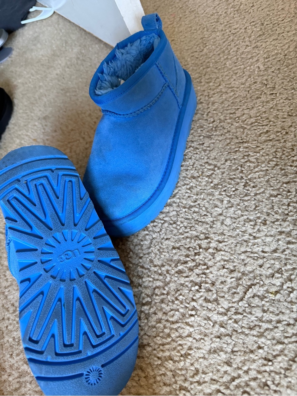 UGG Kids Cozy Blue Faux-Fur Mini Boot